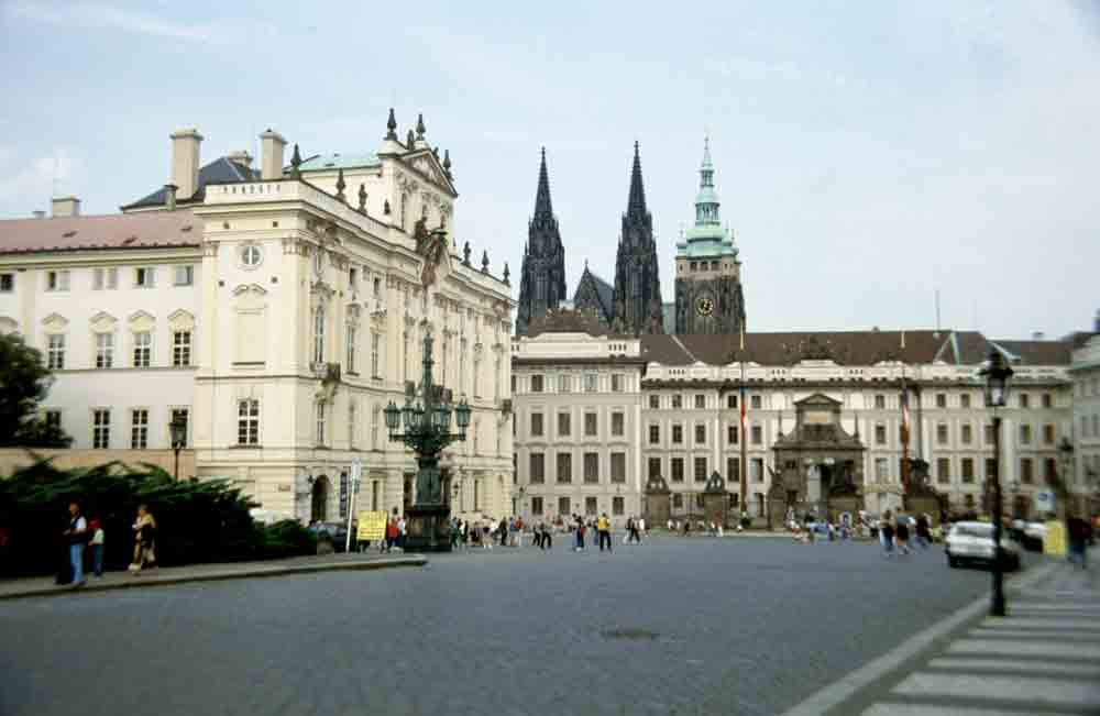 13 - Rep. Checa - Praga